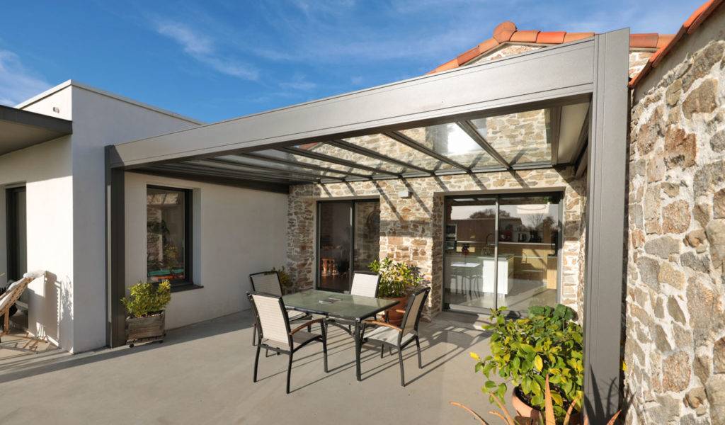 Professionnel pour une pose de véranda en aluminium à Neufchâtel-en-Bray 76 en Seine-Maritime