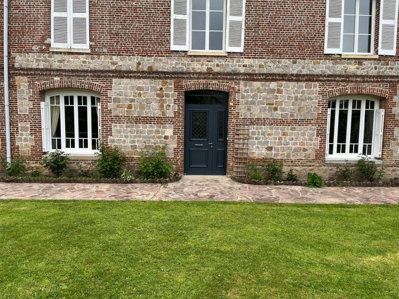 Techni-Baie, entreprise de menuiseries spécialisée dans l'installation de fenêtres près de Dieppe 76